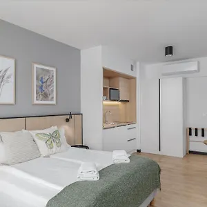 Zamoyskiego 37 By Nyx Apartament